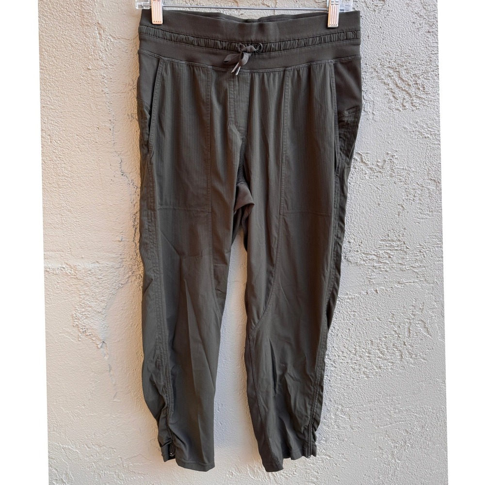 Lululemon Womens Olive Green Crop Pants SZ 6 Athleisure Gorpcore Minimalist